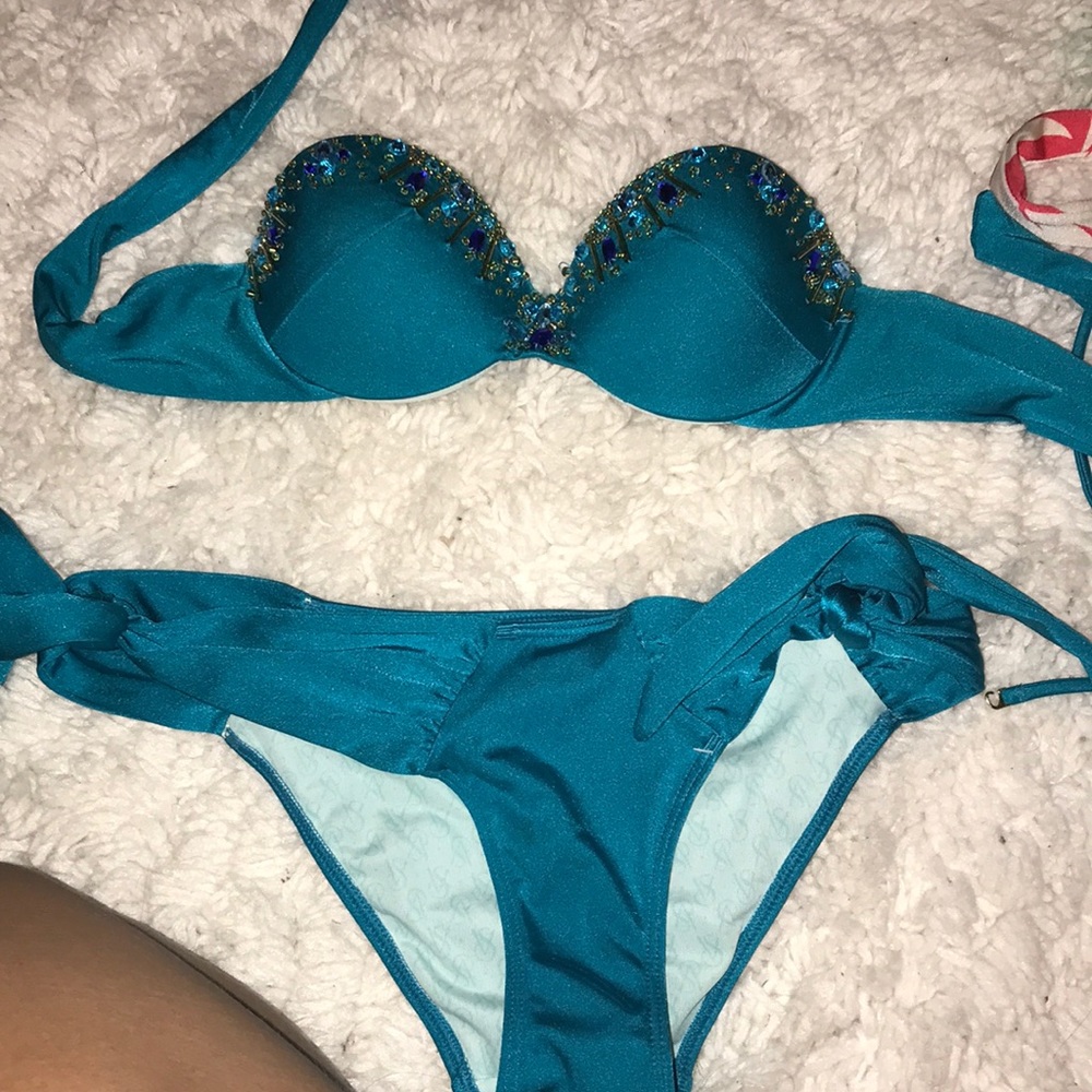 Victoria’s Secret bikini!!